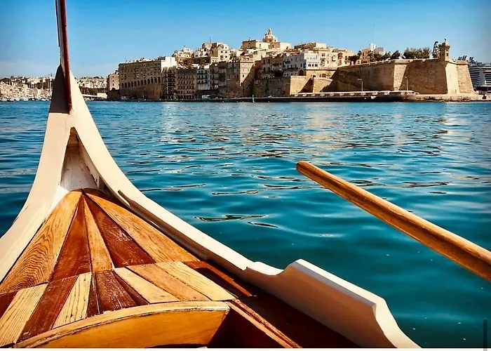 New & Unique Apartment - A 5 Minutes Ferry To Capital City Of Valletta