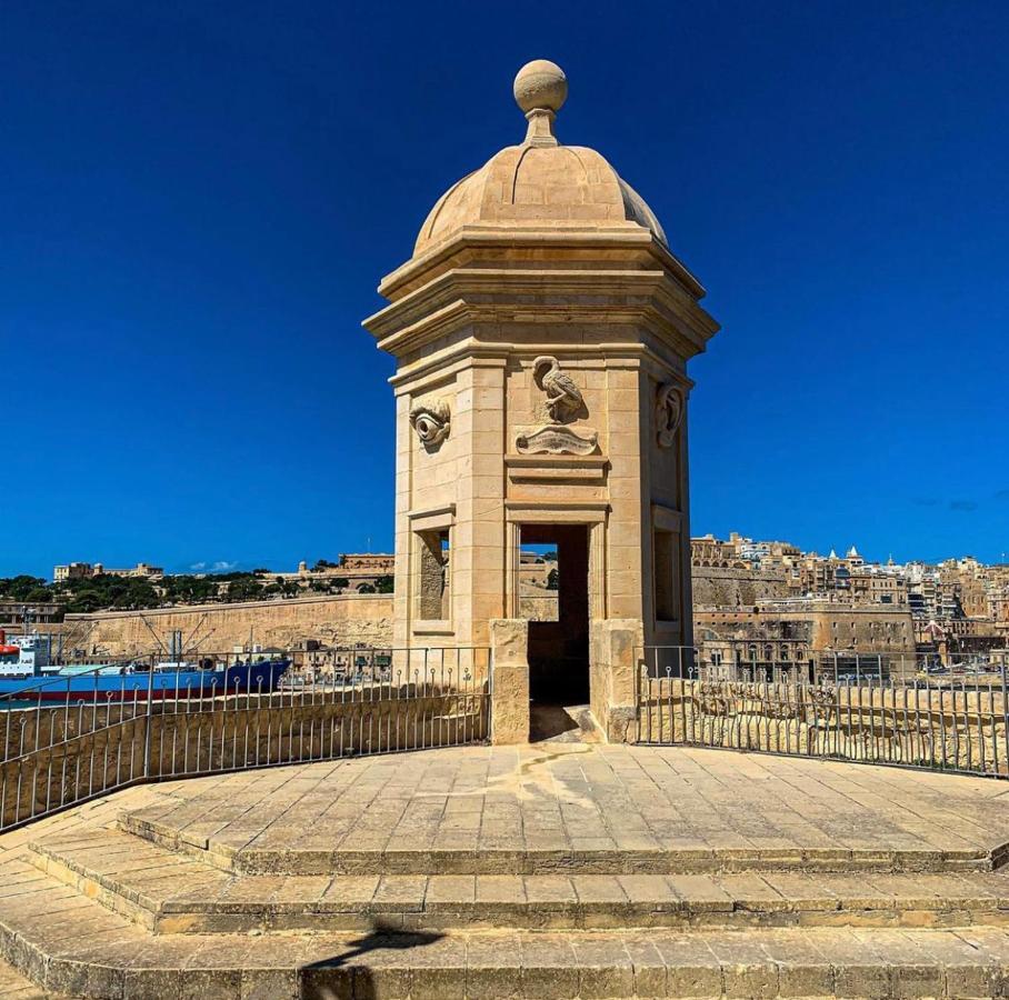 New & Unique - A 5 Minutes Ferry To Capital Of Valletta Apartment