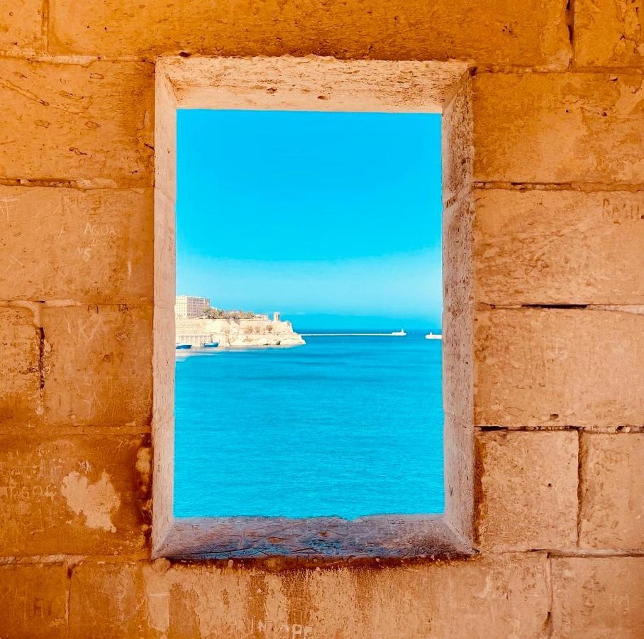 New & Unique - A 5 Minutes Ferry To Capital Of Valletta Apartment